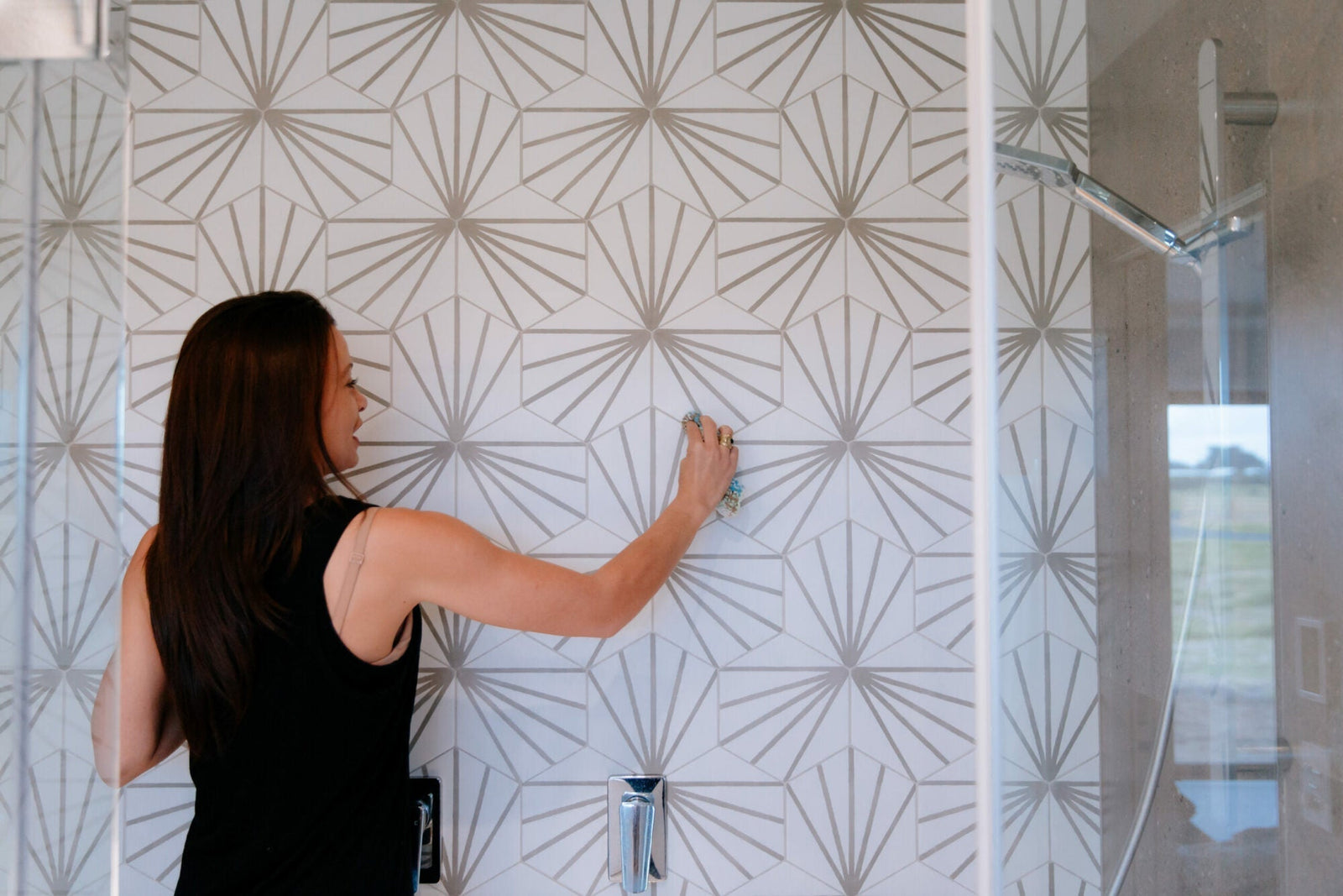 How to cleaning shower mould with non-toxic cleaners