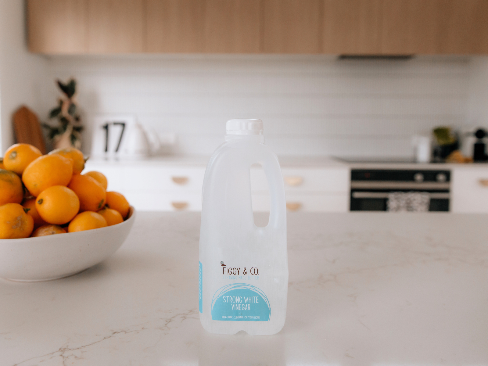 how to clean with strong white vinegar