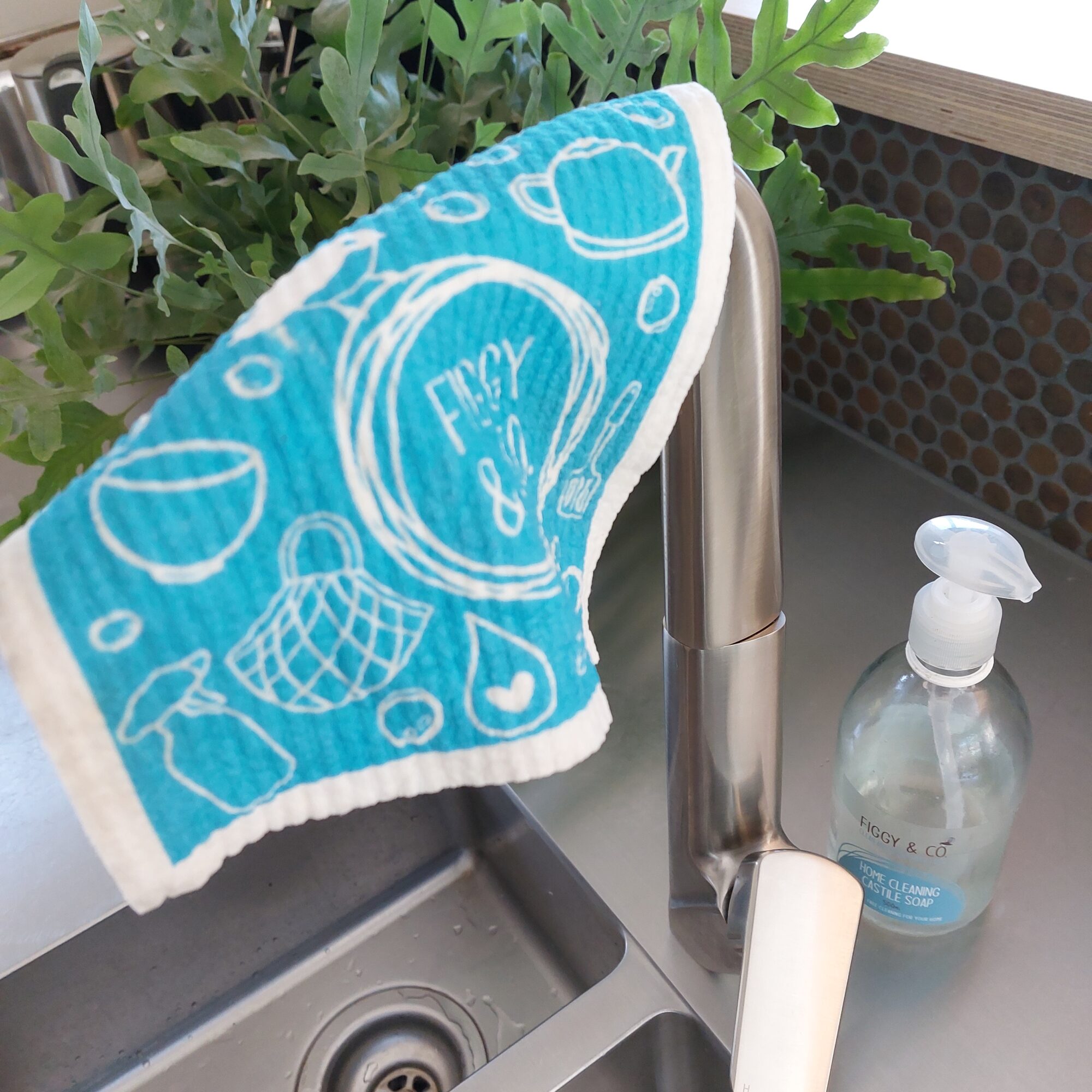 This cleaning guide will show you how to deep clean your reusable dishcloth