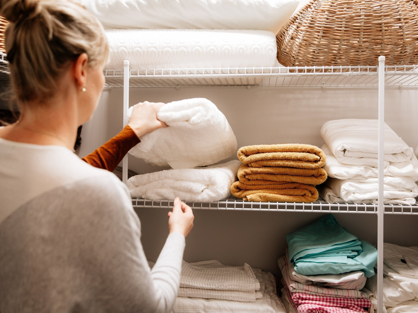 Organising and declutter the Linen Cupboard with our cleaning guide