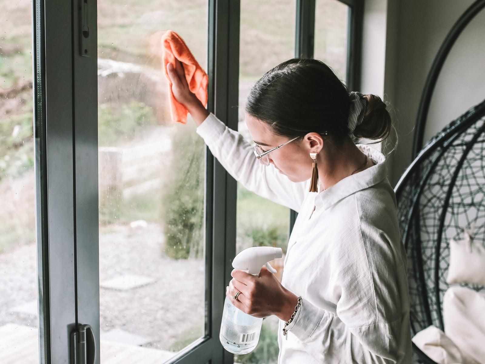 Natural window cleaning without chemicals