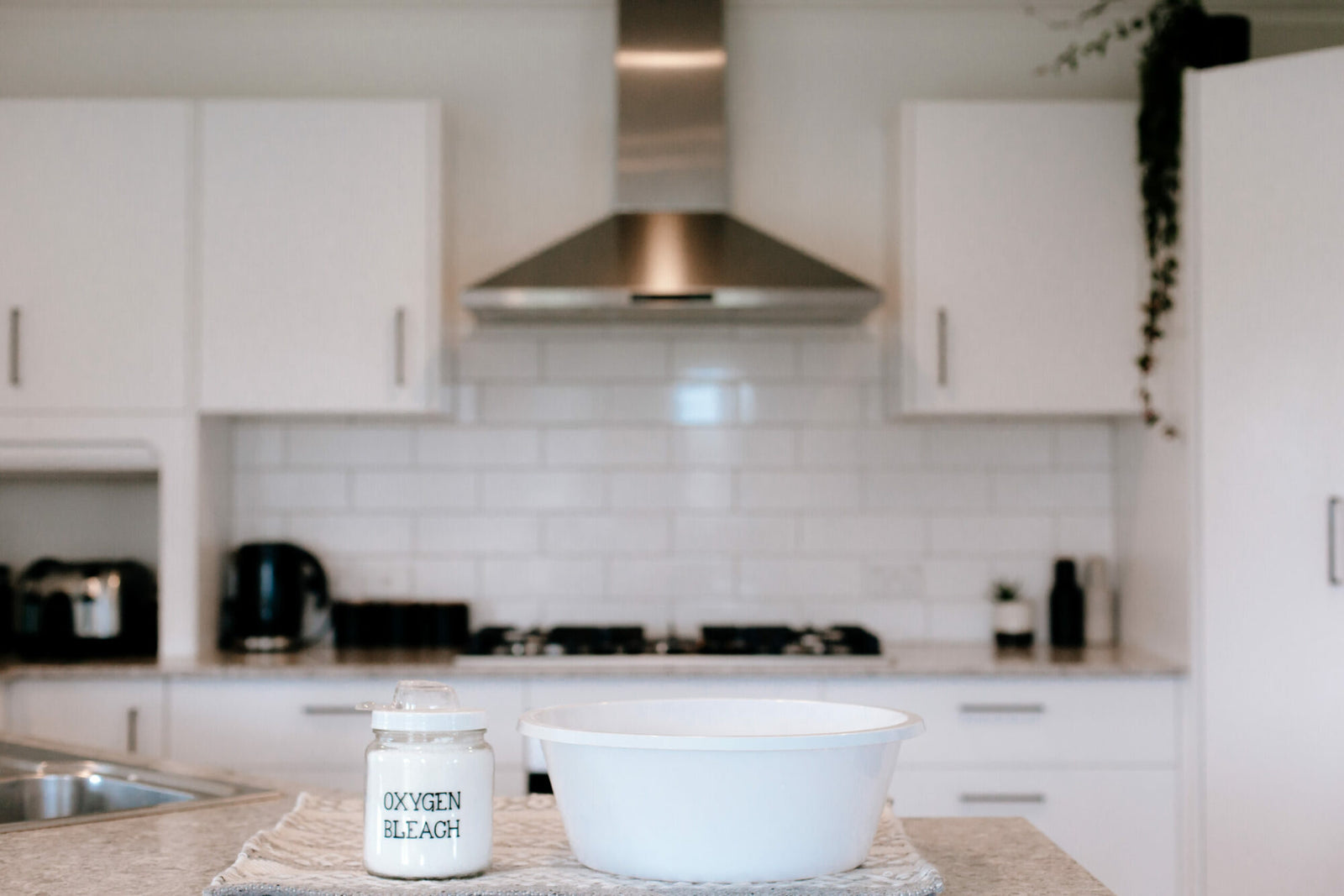 make you own DIY cleaning products at home