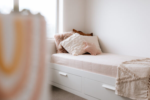 How to clean your mattress. A natural cleaning guide to refresh your bed and remove dust mites